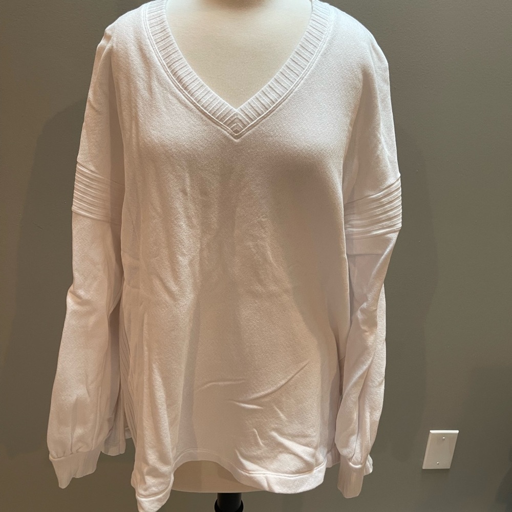 EUC white V neck sweatshirt size L.